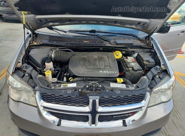2C4RDGCG9HR807681 2017 DODGE CARAVAN/GRAND Silver Widok komory silnika