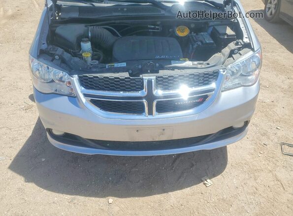 2C4RDGCG9JR240488 2018 DODGE GRAND Silver Vista del compartimento del motor