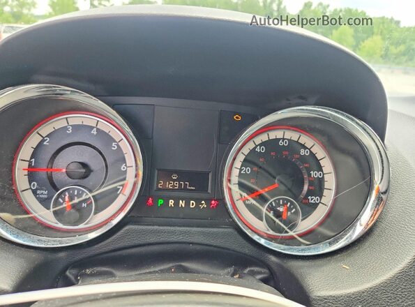 2C4RDGCGXJR223117 2018 DODGE GRAND Silver ხელსაწყოთა პანელის ხედი