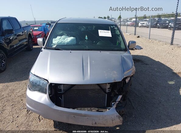 2C4RDGEG1JR205568 2018 DODGE GRAND CARAVAN Silver Widok wnętrza z tyłu