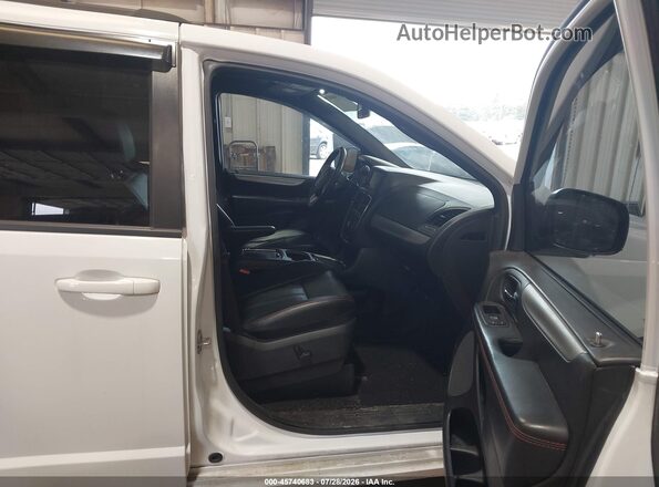 2C4RDGEG6JR341713 2018 DODGE GRAND CARAVAN White Vista interior delantera
