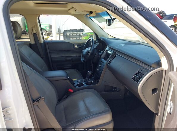2FMGK5C83JBA11917 2018 FORD FLEX White Widok wnętrza z przodu