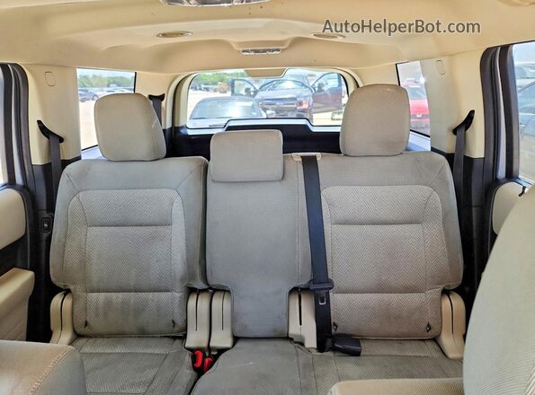 2FMGK5C83JBA16759 2018 FORD FLEX Silver Widok tylnych siedzeń