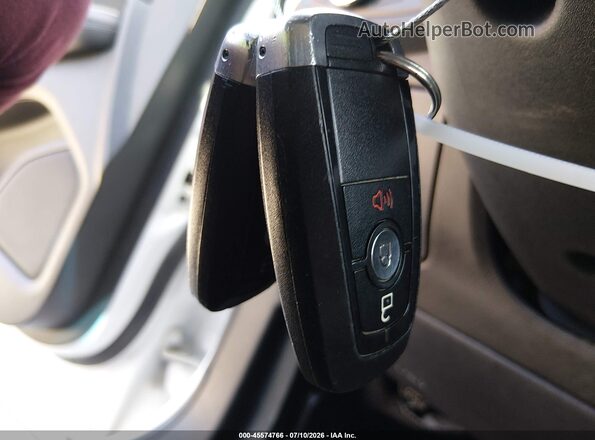 2FMPK3G91HBC36208 2017 FORD EDGE Белый Вид панели приборов
