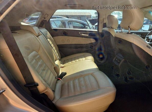 2FMPK3J88HBC60683 2017 FORD EDGE Beige Սալոնի հետևի տեսք