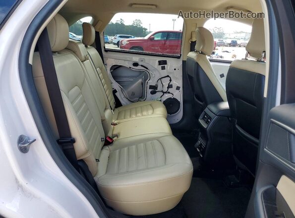 2FMPK3J96HBC15539 2017 FORD EDGE White Widok wnętrza z tyłu