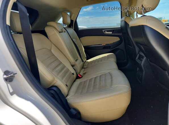 2FMPK3J98JBB25430 2018 FORD EDGE Cream Widok wnętrza z tyłu