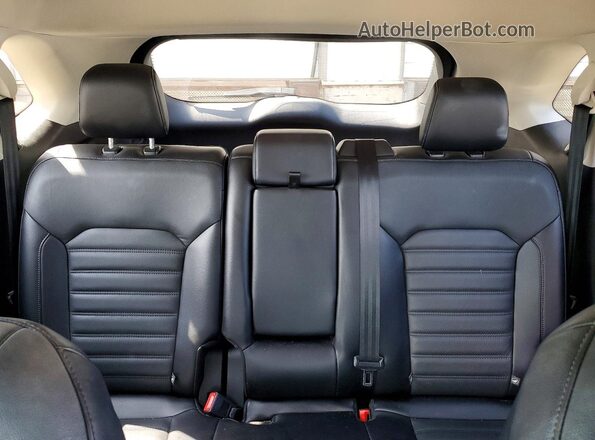 2FMPK3J9XJBC15355 2018 FORD EDGE Blue Widok tylnych siedzeń