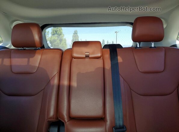 2FMPK3K91HBB79418 2017 FORD EDGE White Rear seats view