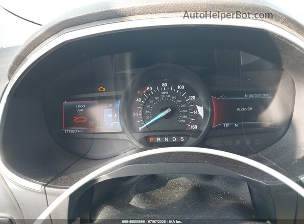 2FMPK3K95HBB12417 2017 FORD EDGE White Rear seats view