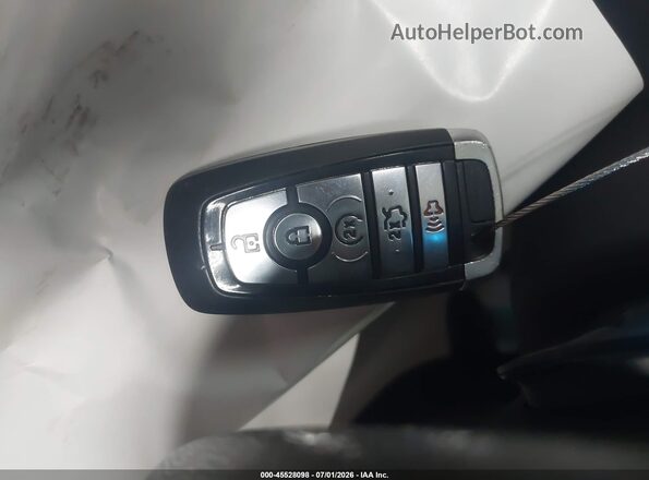 2FMPK3K96HBB58077 2017 FORD EDGE Red Widok deski rozdzielczej