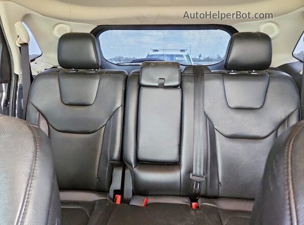 2FMPK3K96LBA72812 2020 FORD EDGE Silver Widok tylnych siedzeń