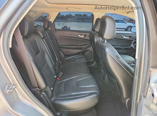 2FMPK3K96LBA72812 2020 FORD EDGE Silver Widok wnętrza z tyłu