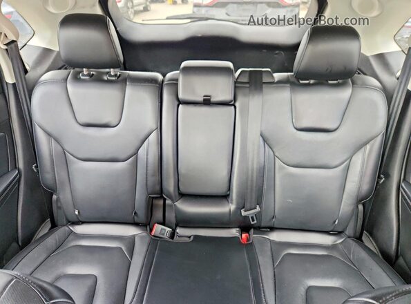 2FMPK3K97HBB52711 2017 FORD EDGE White Rear seats view