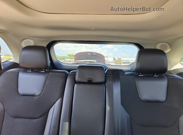 2FMPK4AP1HBB08967 2017 FORD EDGE White Widok tylnych siedzeń