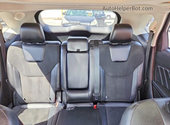 2FMPK4AP2HBC60272 2017 FORD EDGE White Vista de los asientos traseros