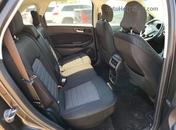 2FMPK4G9XJBB14443 2018 FORD EDGE Gray Widok wnętrza z tyłu