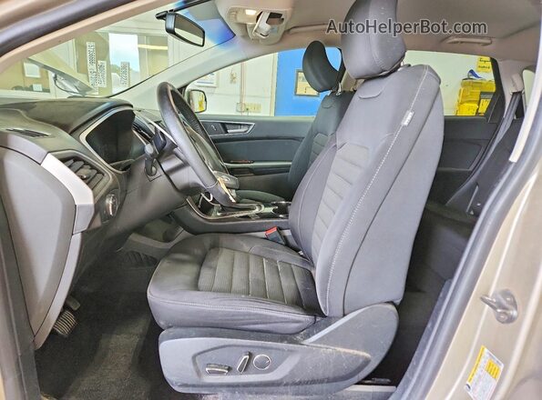 2FMPK4J86JBB95232 2018 FORD EDGE Gold Front interior view