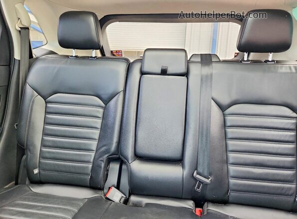 2FMPK4J8XJBB04205 2018 FORD EDGE White Vista de los asientos traseros