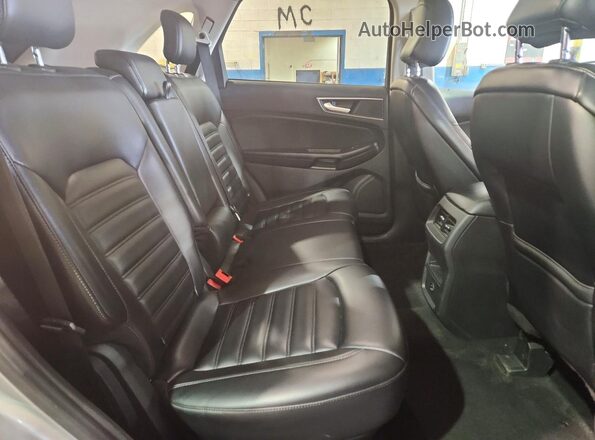 2FMPK4J90NBA44689 2022 FORD EDGE Silver Вид задньої частини салону