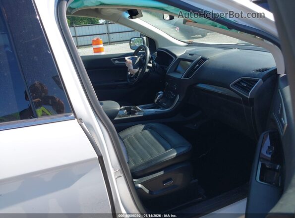 2FMPK4J93HBB58710 2017 FORD EDGE White Вид салону спереду
