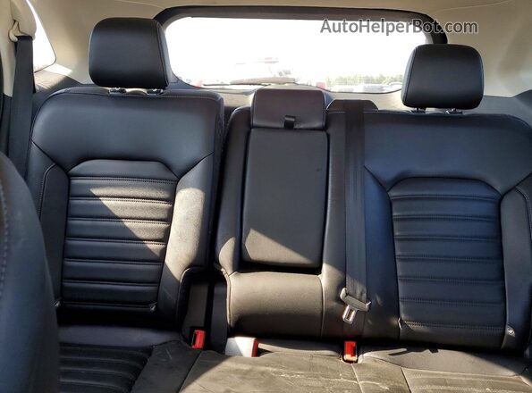 2FMPK4J94LBB43061 2020 FORD EDGE Silver Widok tylnych siedzeń