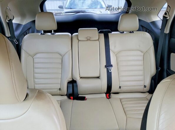 2FMPK4J95HBC68304 2017 FORD EDGE Orange Հետևի նստատեղերի տեսք
