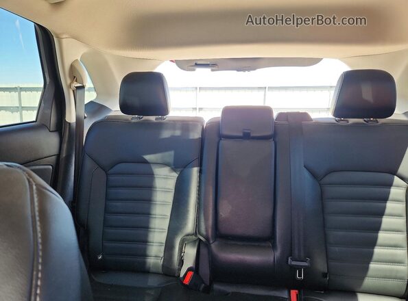 2FMPK4J96JBB05764 2018 FORD EDGE Red Вид задніх сидінь