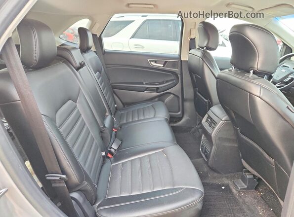 2FMPK4J97HBC01039 2017 FORD EDGE Silver Rear interior view