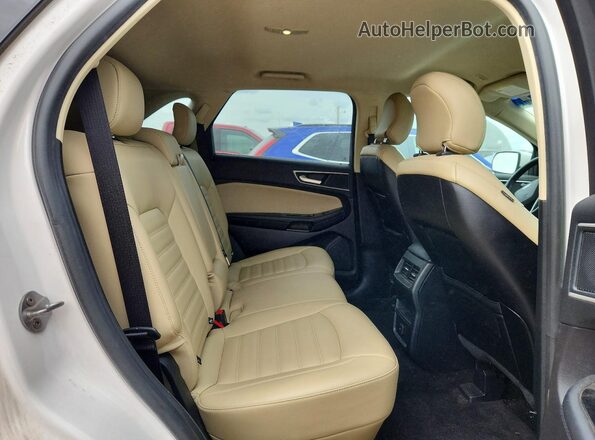 2FMPK4J99KBB01287 2019 FORD EDGE White Widok tylnych siedzeń