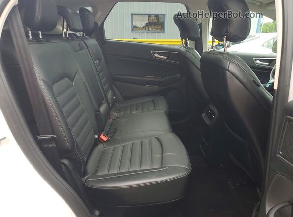 2FMPK4J9XHBB74998 2017 FORD EDGE White Widok tylnych siedzeń