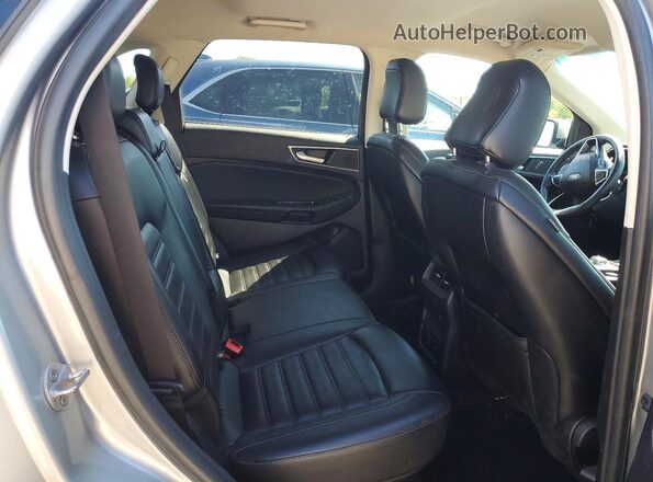 2FMPK4J9XLBA41781 2020 FORD EDGE Silver Rear interior view