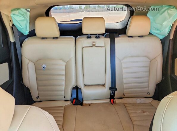 2FMPK4J9XNBA66876 2022 FORD EDGE White Rear seats view