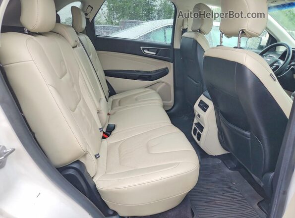 2FMPK4K86HBB54267 2017 FORD EDGE White Widok tylnych siedzeń