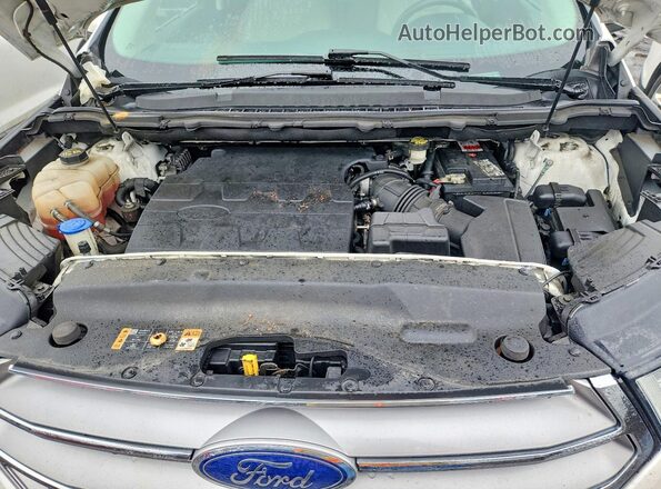 2FMPK4K86HBB54267 2017 FORD EDGE White Widok wnętrza z tyłu
