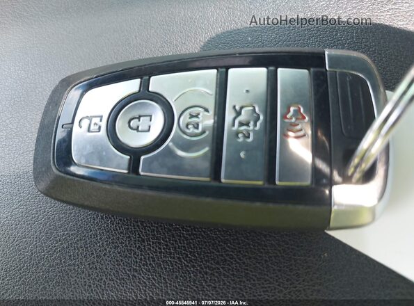 2FMPK4K89HBB88218 2017 FORD EDGE White Widok deski rozdzielczej