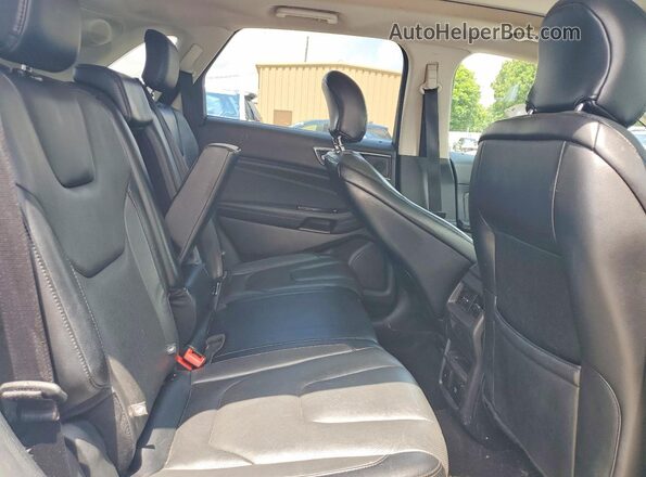 2FMPK4K90KBB01533 2019 FORD EDGE Silver Widok wnętrza z tyłu
