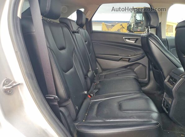 2FMPK4K91KBC23124 2019 FORD EDGE Silver Widok wnętrza z tyłu
