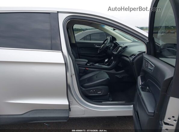 2FMPK4K95JBB40990 2018 FORD EDGE Silver Front interior view