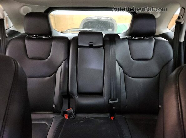 2FMPK4K98JBB06820 2018 FORD EDGE Silver Rear seats view