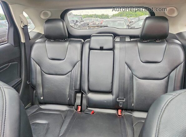 2FMPK4K98KBB70468 2019 FORD EDGE Blue Widok tylnych siedzeń