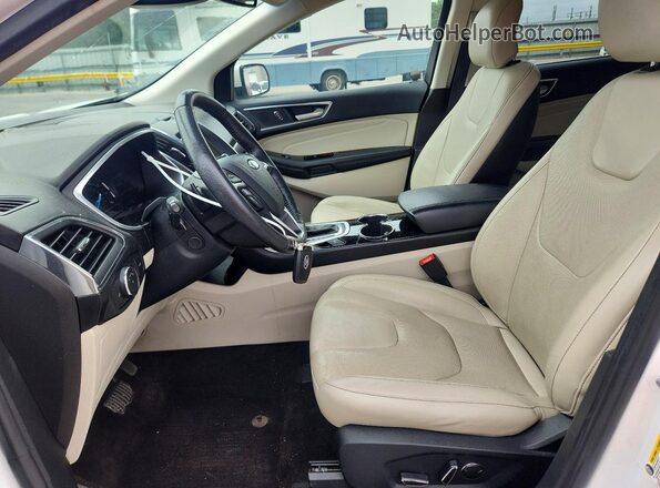 2FMPK4K9XJBB97735 2018 FORD EDGE White Widok wnętrza z przodu
