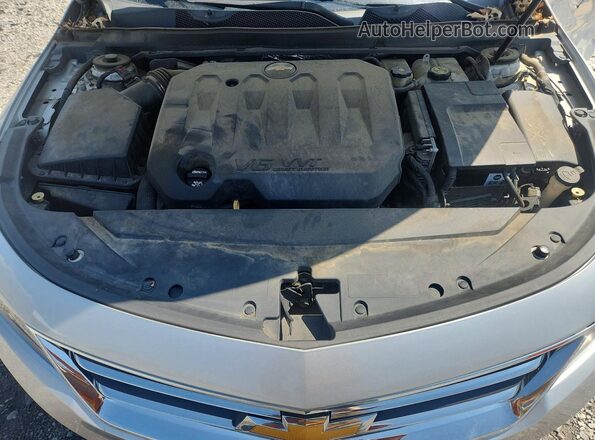 2G1105S30J9125329 2018 CHEVROLET IMPALA Silver Widok wnętrza z tyłu