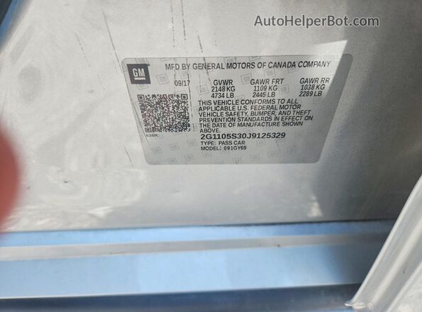 2G1105S30J9125329 2018 CHEVROLET IMPALA Silver Widok komory silnika