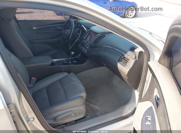 2G1105S37H9104570 2017 CHEVROLET IMPALA Серебряный Вид салона спереди