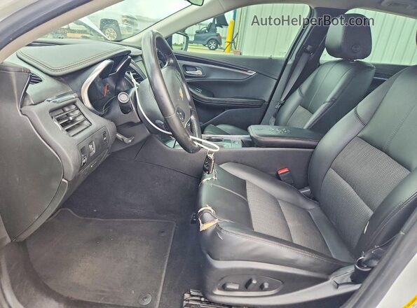 2G1105S37J9115901 2018 CHEVROLET IMPALA White Front interior view