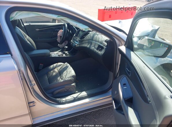2G11Z5S33K9130824 2019 CHEVROLET IMPALA Silver Widok wnętrza z przodu
