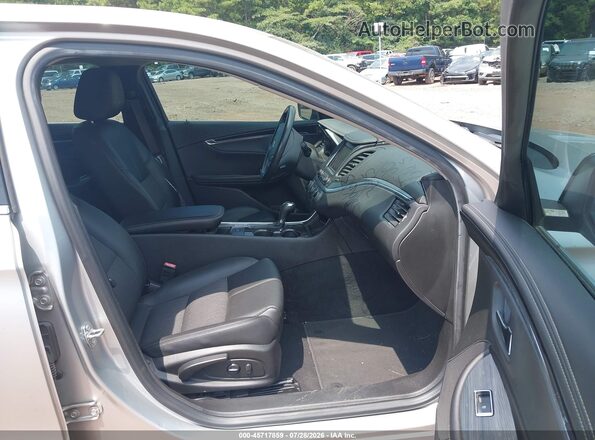 2G11Z5S3XK9111512 2019 CHEVROLET IMPALA Silver Widok wnętrza z przodu