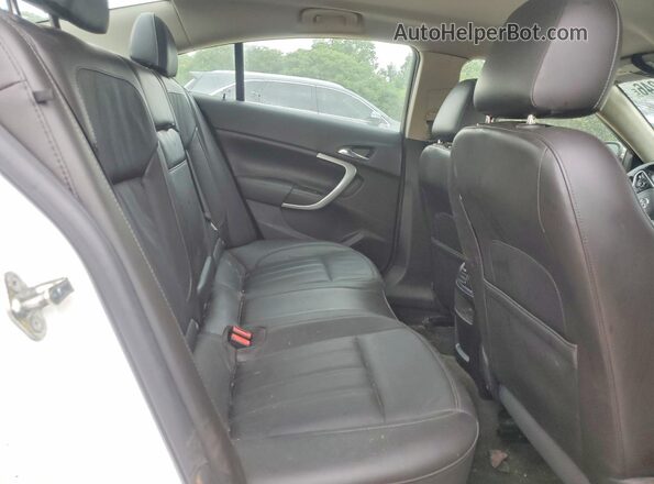 2G4GK5EX6G9157720 2016 BUICK REGAL White Հետևի նստատեղերի տեսք