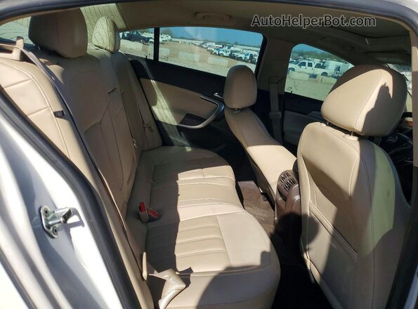 2G4GL5EX3H9181133 2017 BUICK REGAL White Vista de los asientos traseros